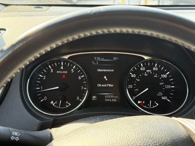Used 2015 White Nissan SL image 18