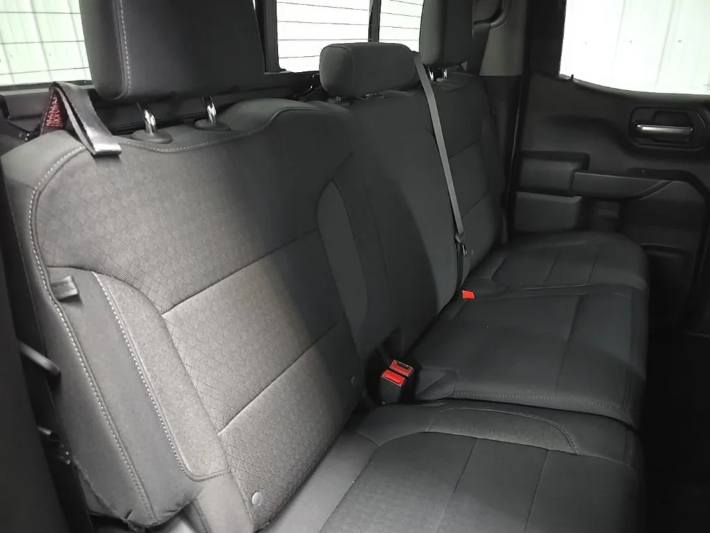 Used 2020 SILVER ICE METALLIC Chevrolet LT image 18