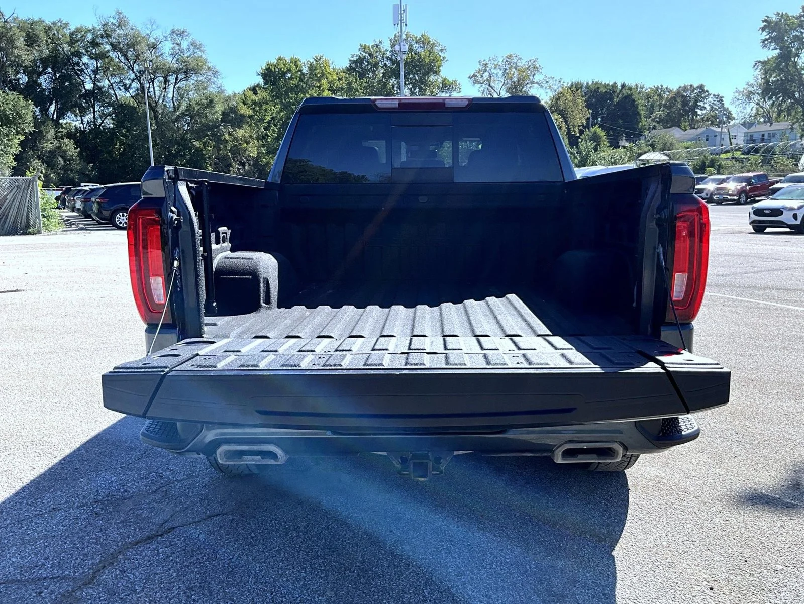 Used 2022 Blue GMC Denali image 10