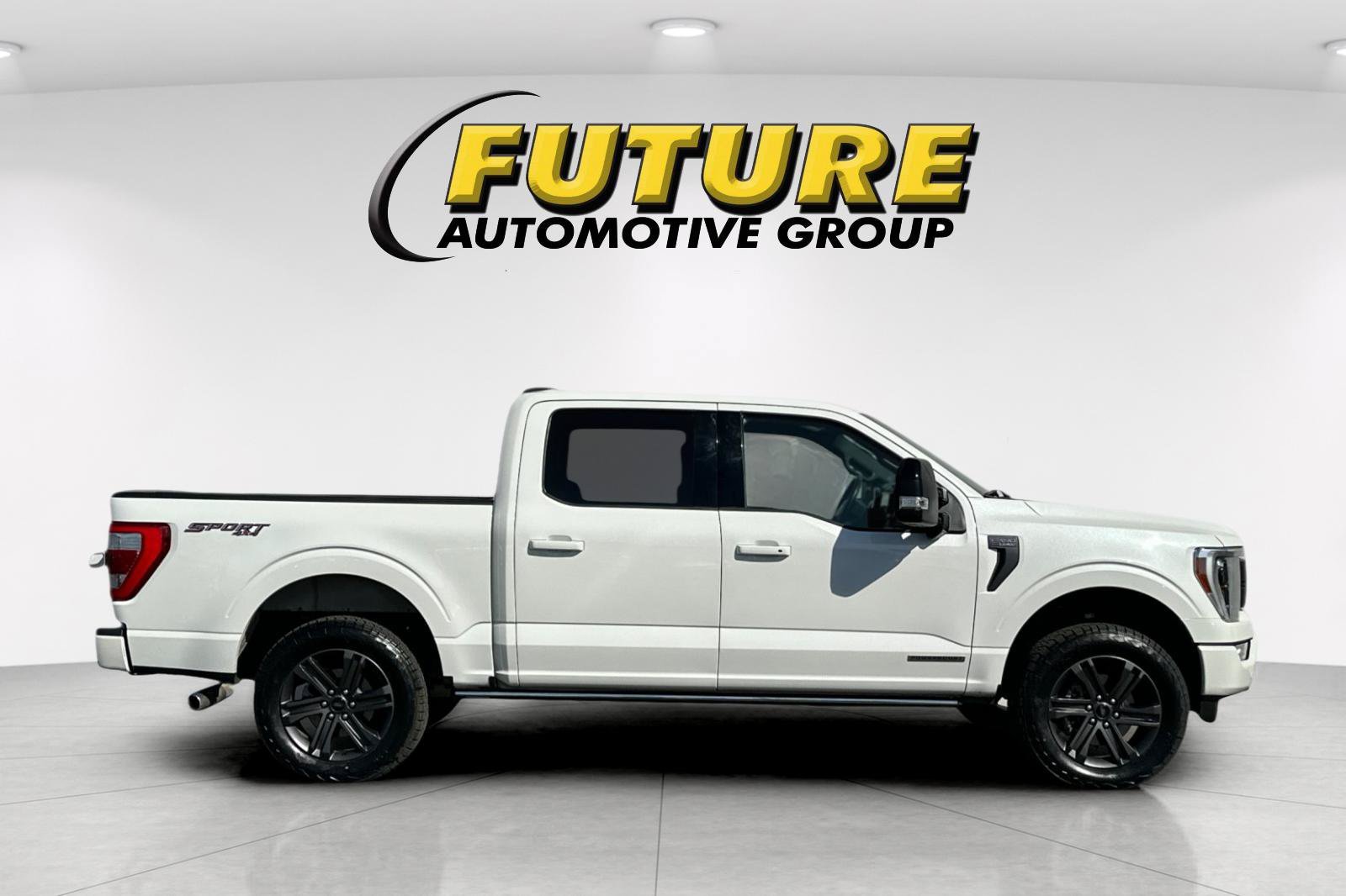 Used 2023 White Ford Lariat image 2