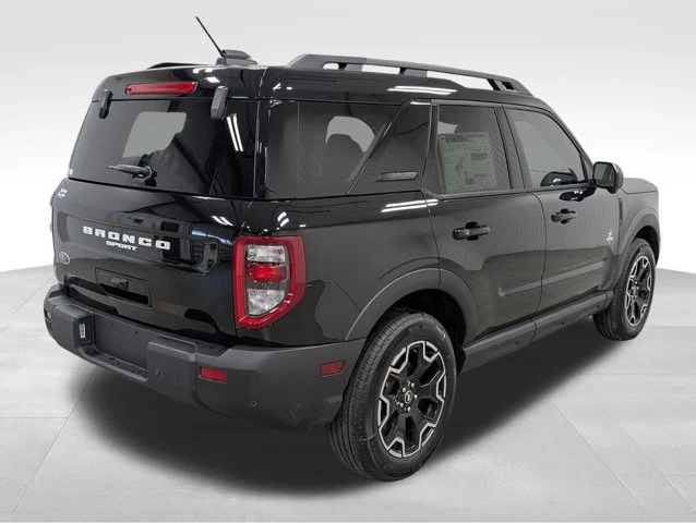 New 2025 Shadow Black Ford Outer Banks® image 18