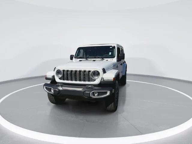 Used 2026 White Jeep Sahara image 4