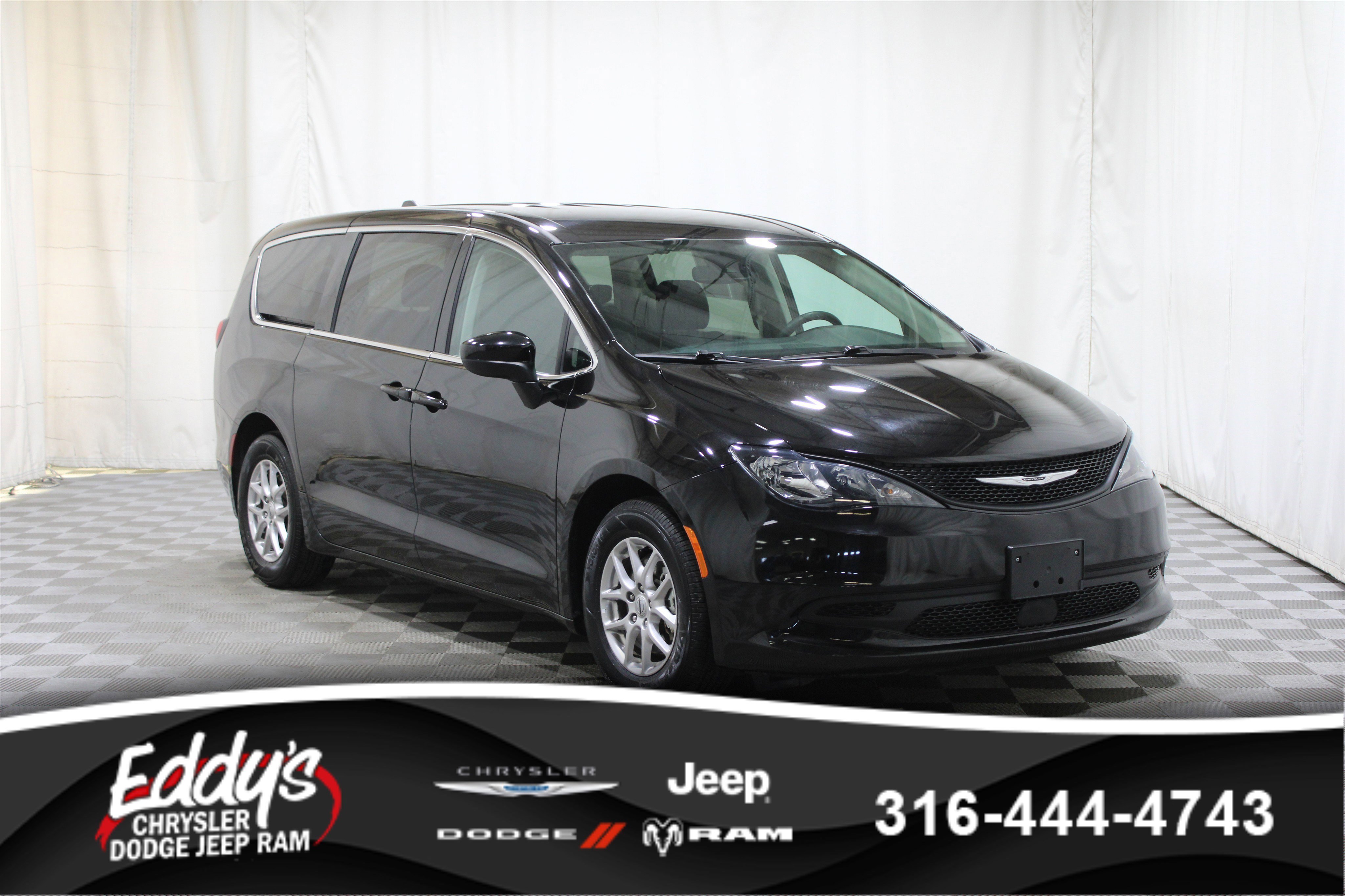 2024 Chrysler Voyager LX