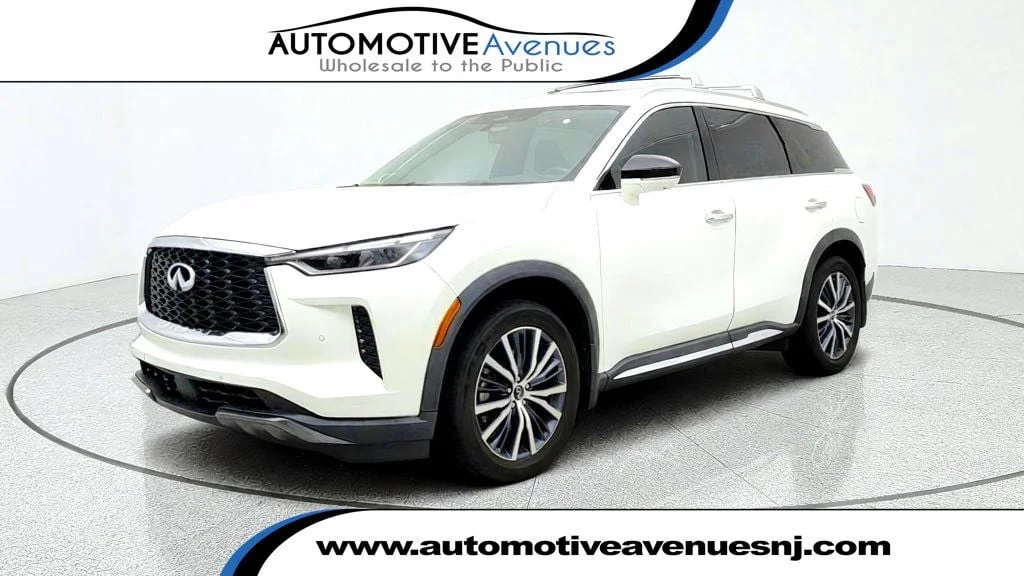 Used 2024 Majestic White INFINITI SENSORY AWD w/ Vision Package & Head-Up Display image 1