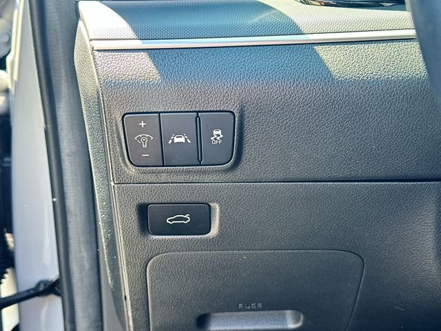 Certified Used 2022 Gray Kia GT-Line image 15