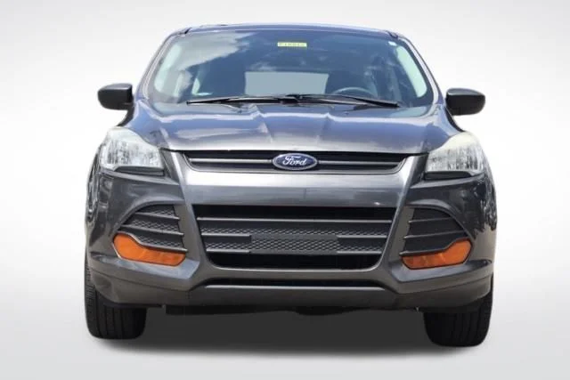 Used 2015  Ford S image 3