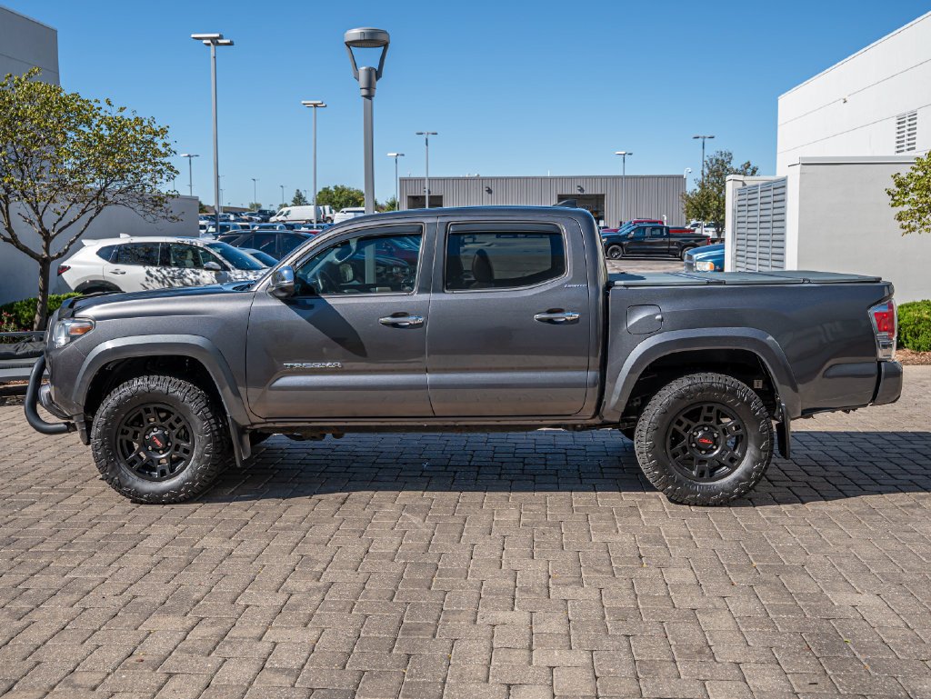 Used 2016 Magnetic Gray Metallic Toyota Limited image 5