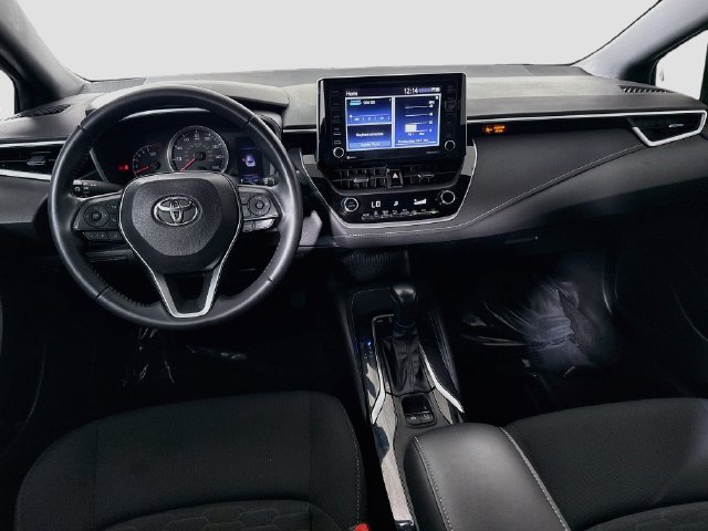 Used 2022 White Toyota SE image 13