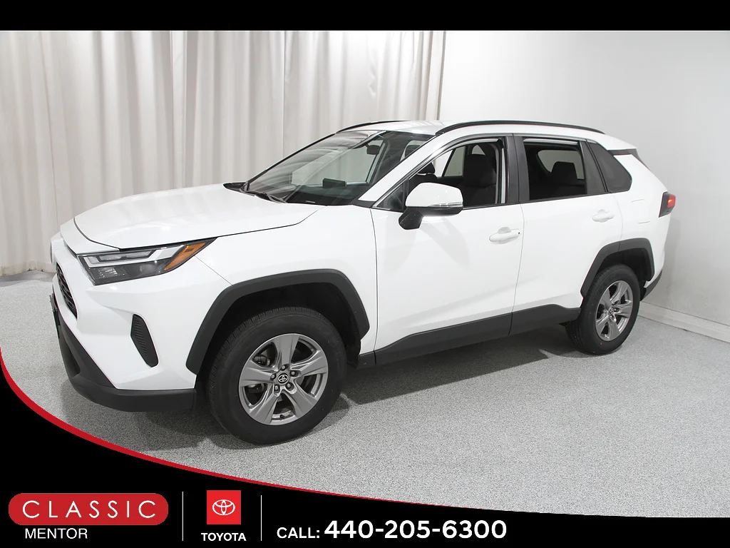 Used 2024 Ice Cap Toyota XLE image 3