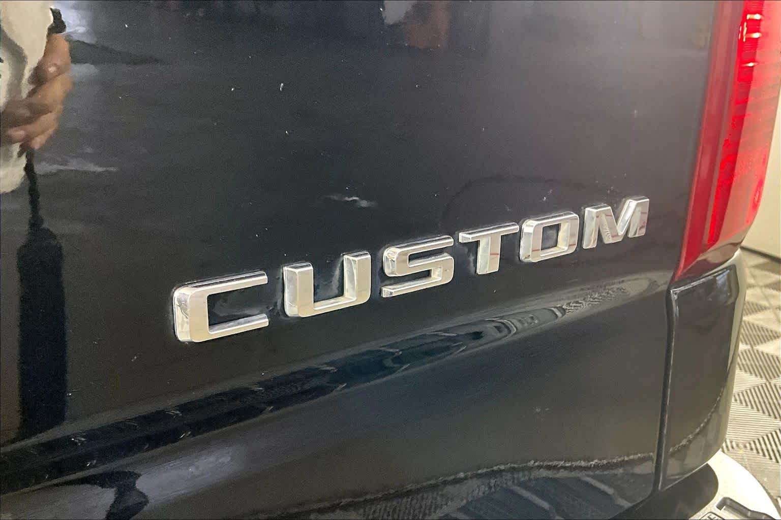 Used 2023 Black Chevrolet Custom image 10