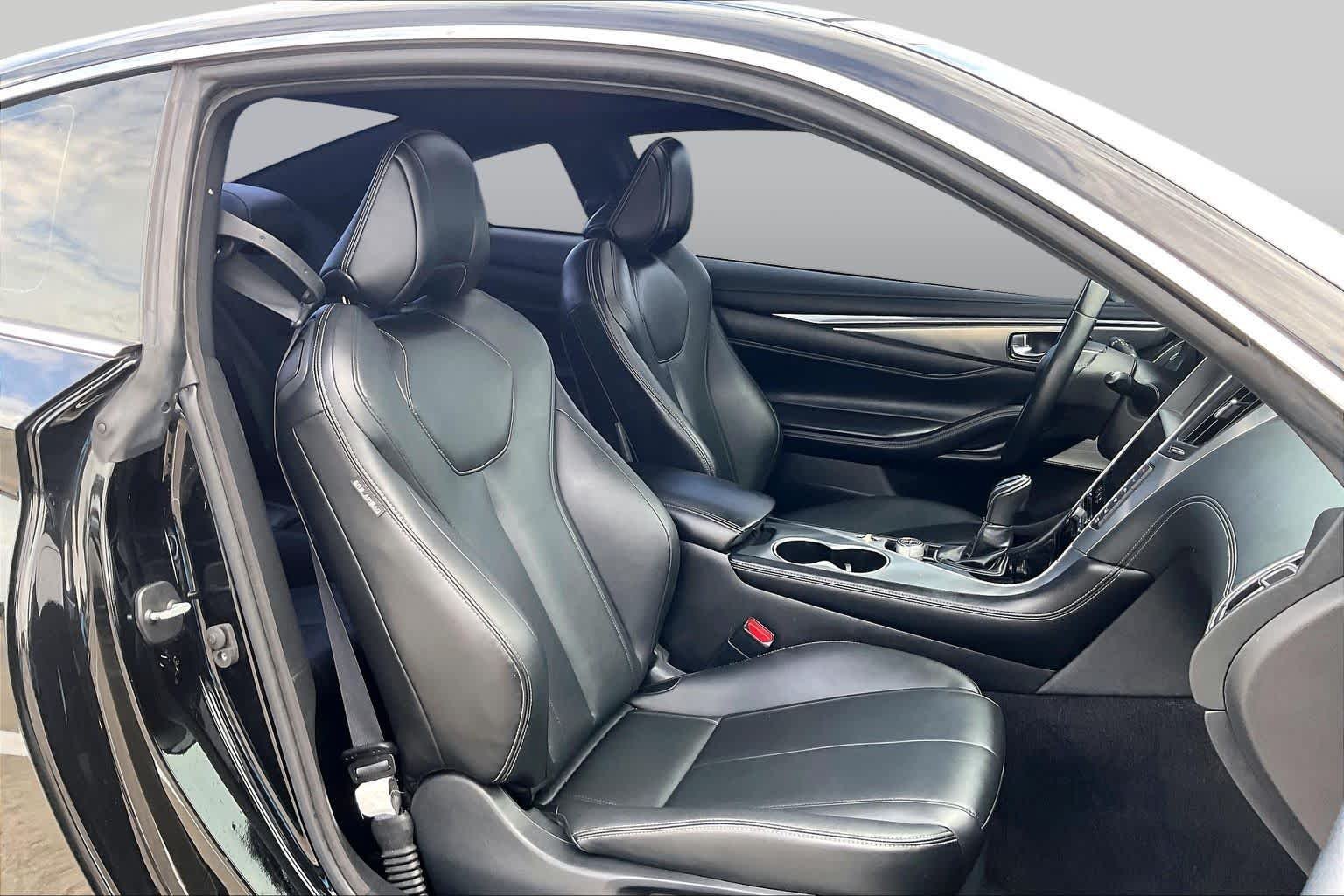 Pre-Owned 2019 INFINITI Q60 3.0t LUXE