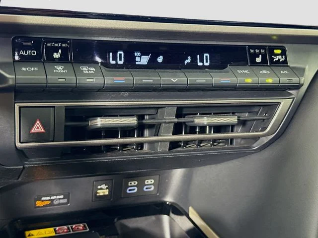 Certified Used 2025  Toyota XSE image 17