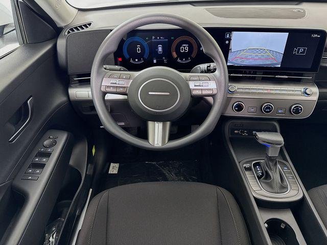 New 2026 White Hyundai SE FWD image 31