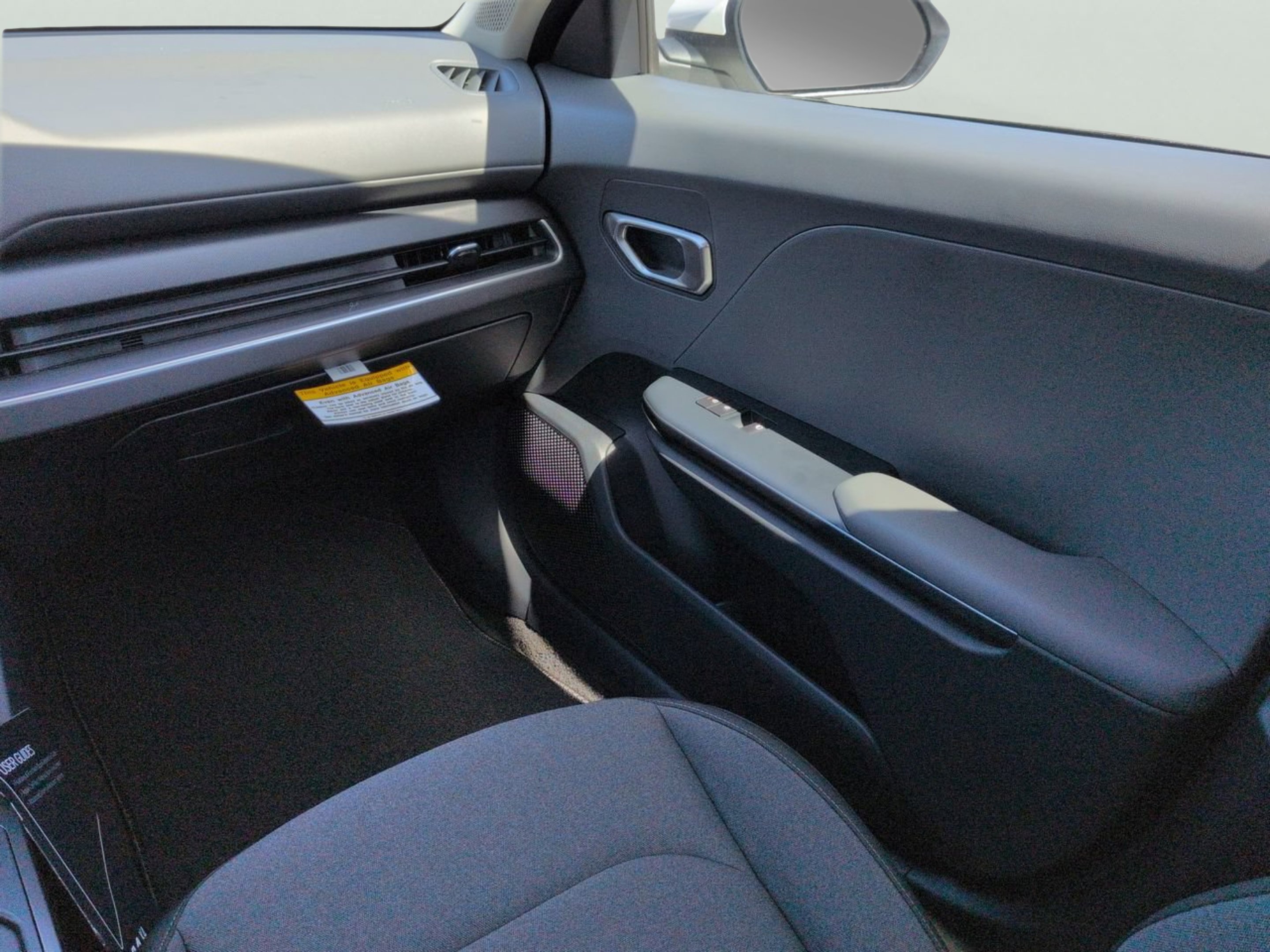 New 2026 Snow White Pearl Kia LXS image 18