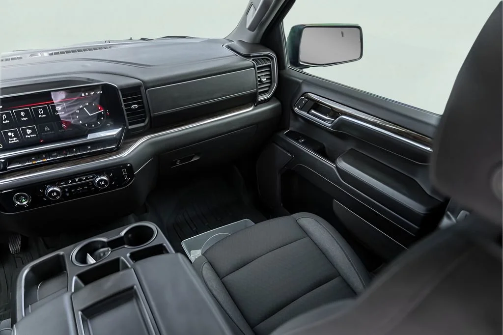 Used 2024 Titanium Rush Metallic GMC Elevation image 28