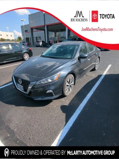 Used 2021 Blue Nissan 2.5 SV image 1