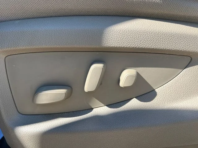 Used 2018 White Chevrolet LT image 37