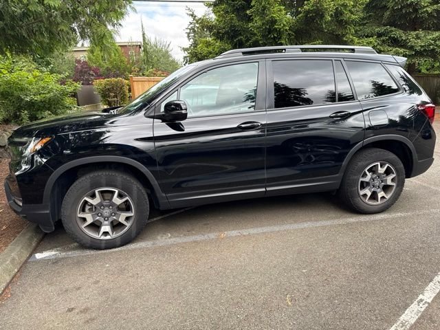 Used 2023 Crystal Black Pearl Honda TrailSport image 3