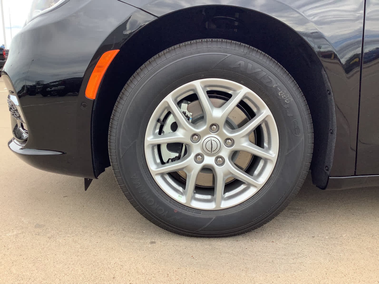 2026 Chrysler Pacifica Select - Photo 10