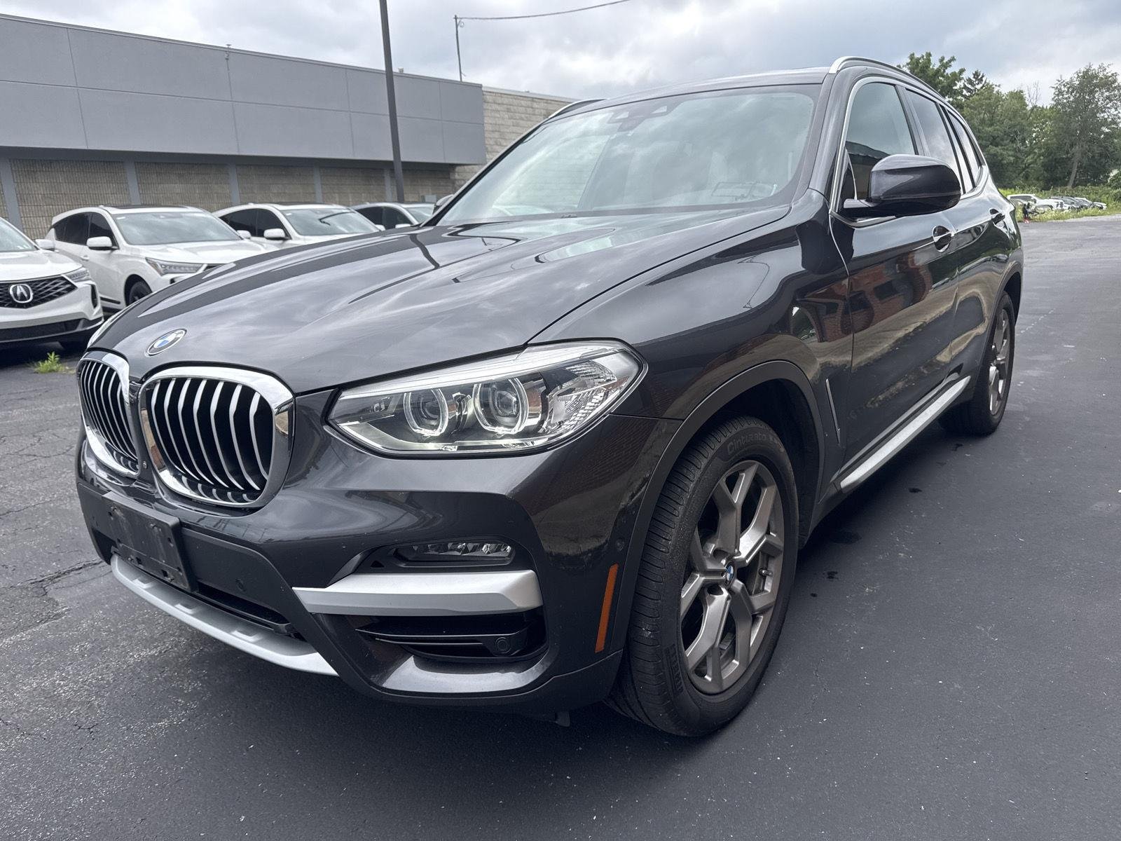 Used 2021 Dark Graphite Metallic BMW xDrive30i image 3