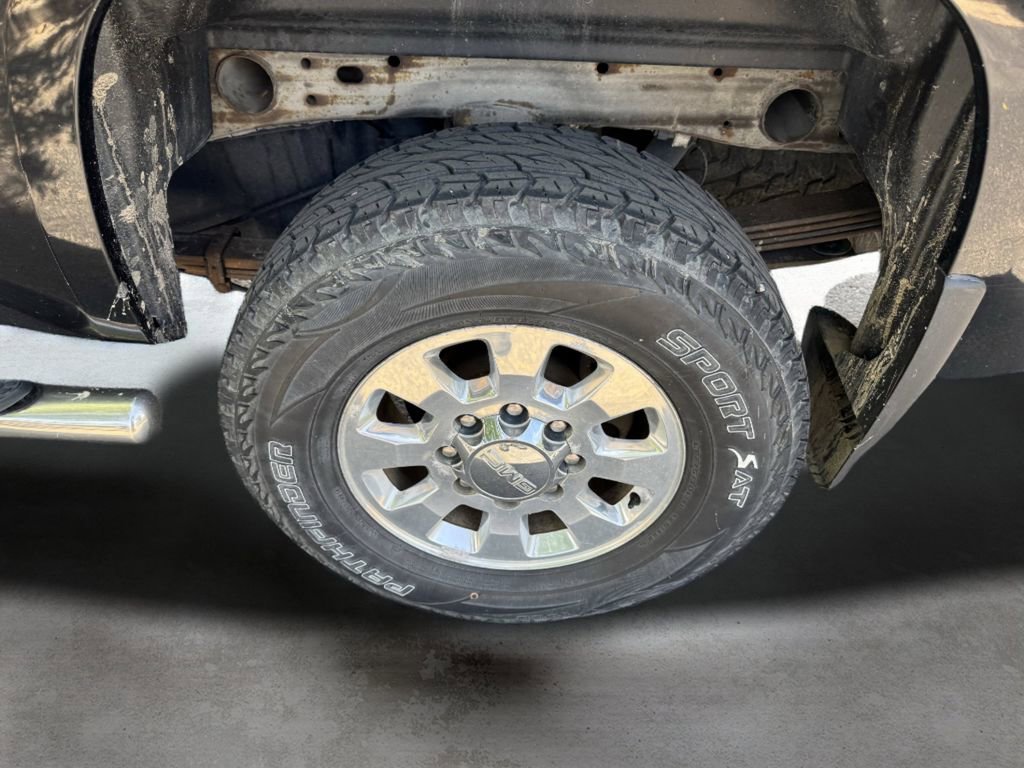 Used 2011 ONYX BLACK GMC SLT image 22