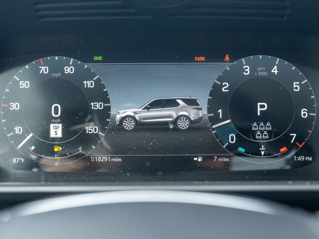 Used 2024 Gray Land Rover Dynamic SE image 14