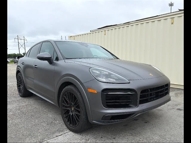 2023 Porsche Cayenne GTS's photo