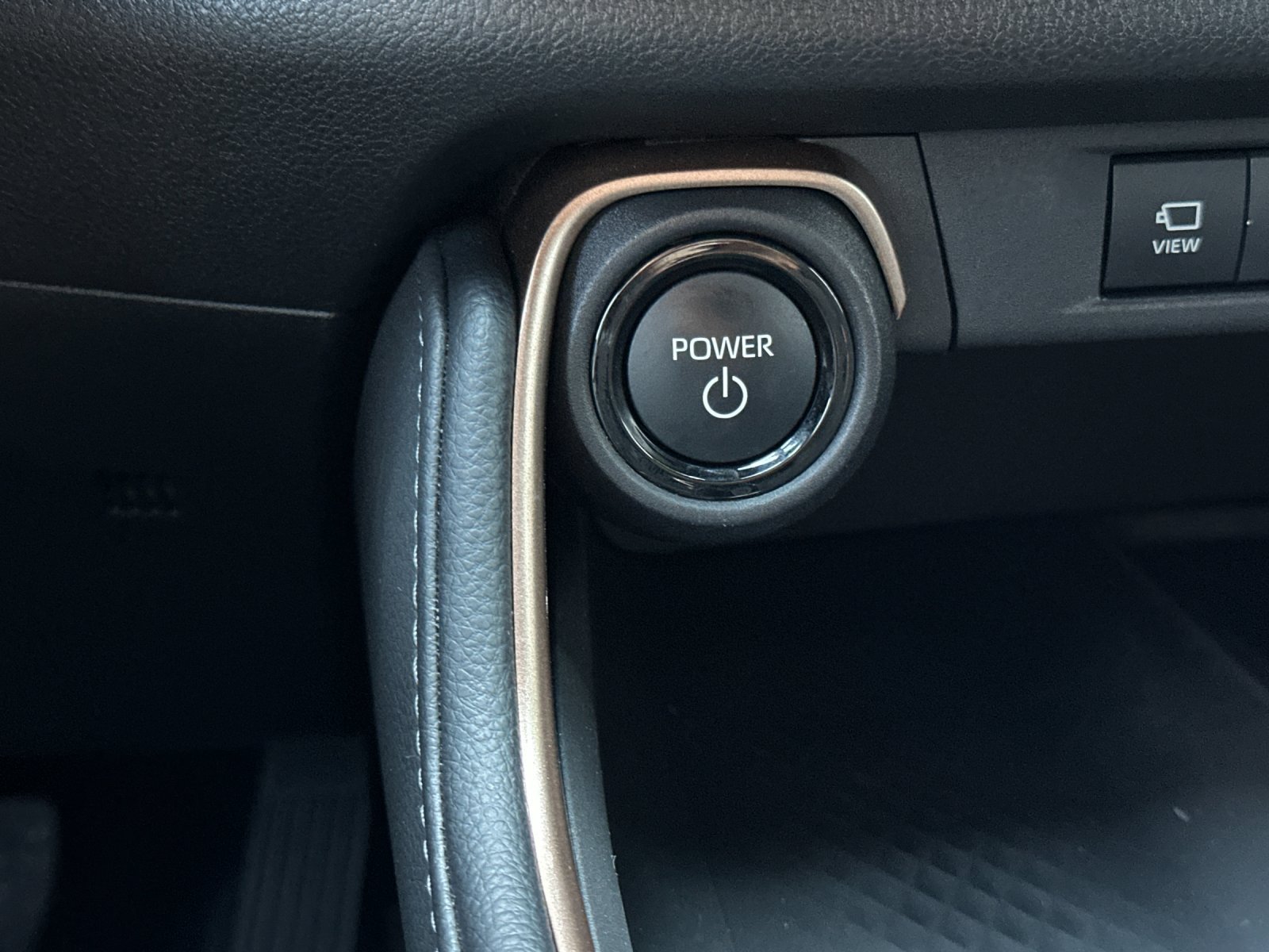 Used 2025  Toyota Hybrid MAX Limited image 23