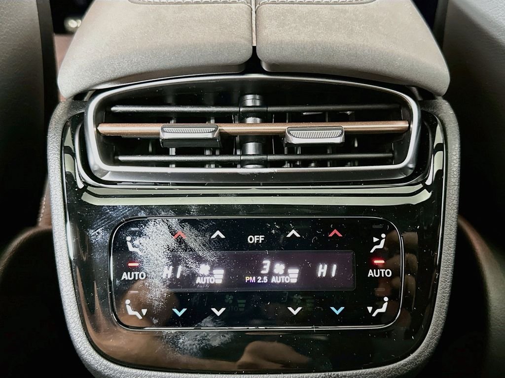 New 2026 Obsidian Black Metallic Mercedes-Benz 450 image 26