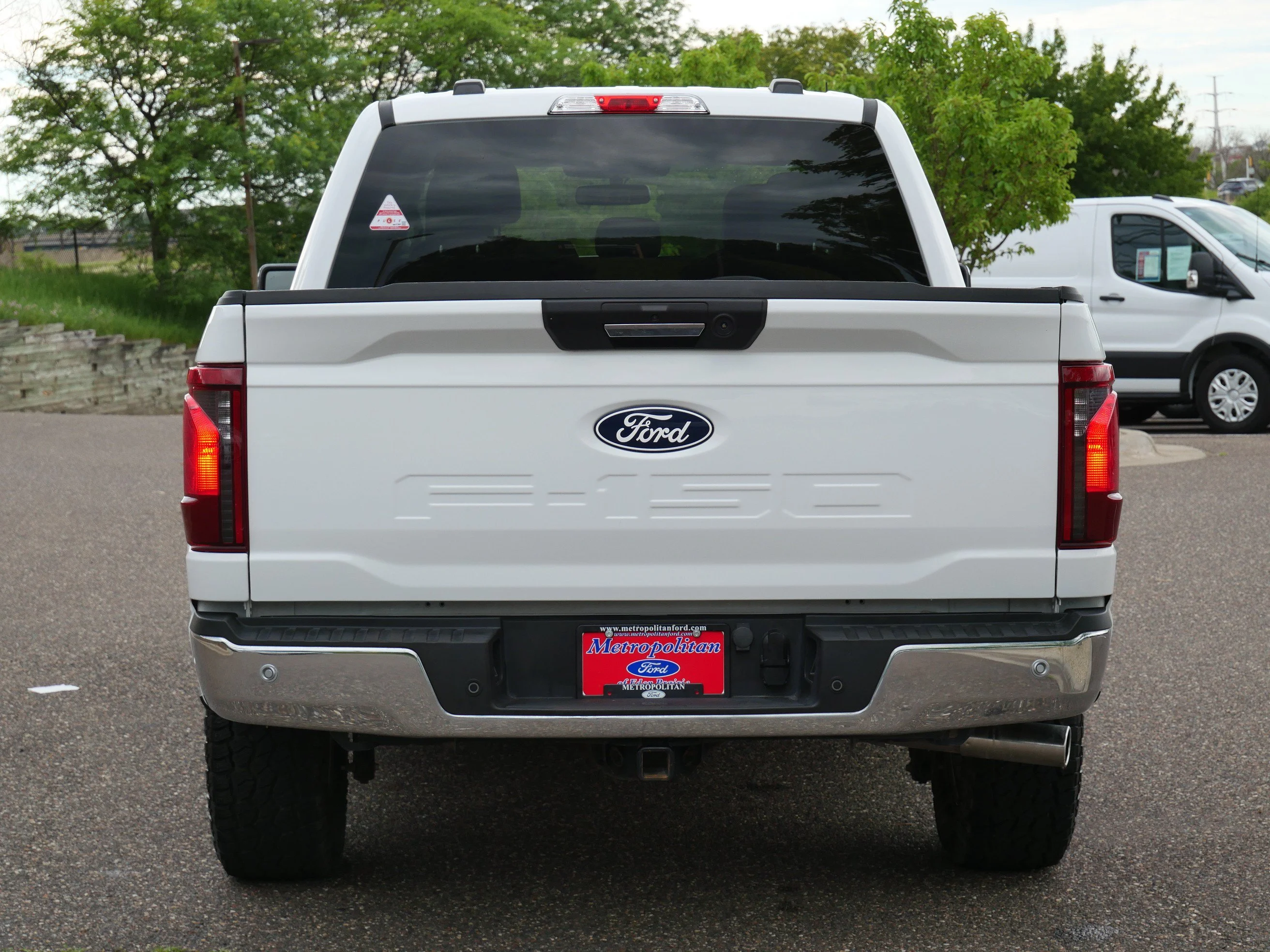 Certified Used 2024 Oxford White Clearcoat Ford XLT image 5