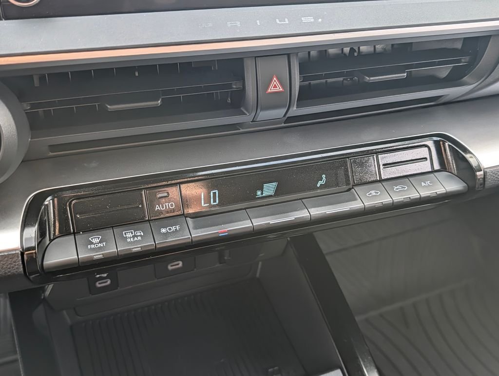 2024 Toyota Prius LE - Photo 24