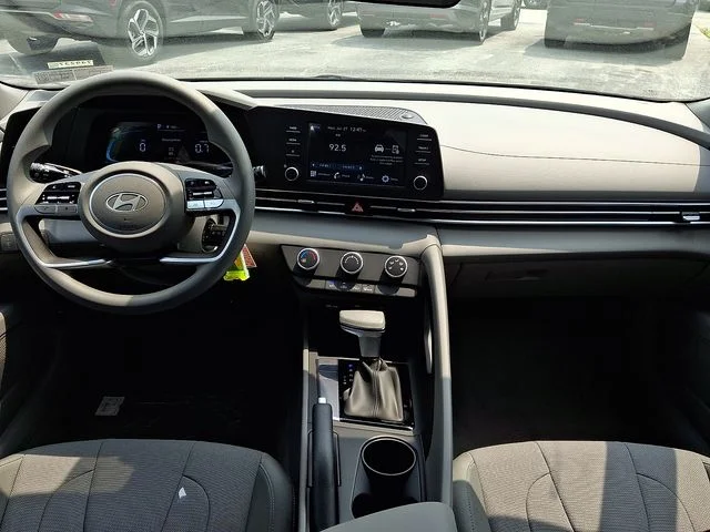 New 2026 Black Hyundai SE image 10