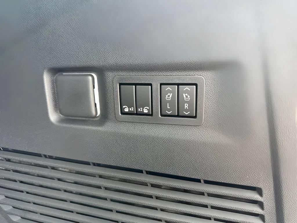 2026 GMC Yukon XL AT4 Ultimate - Photo 36