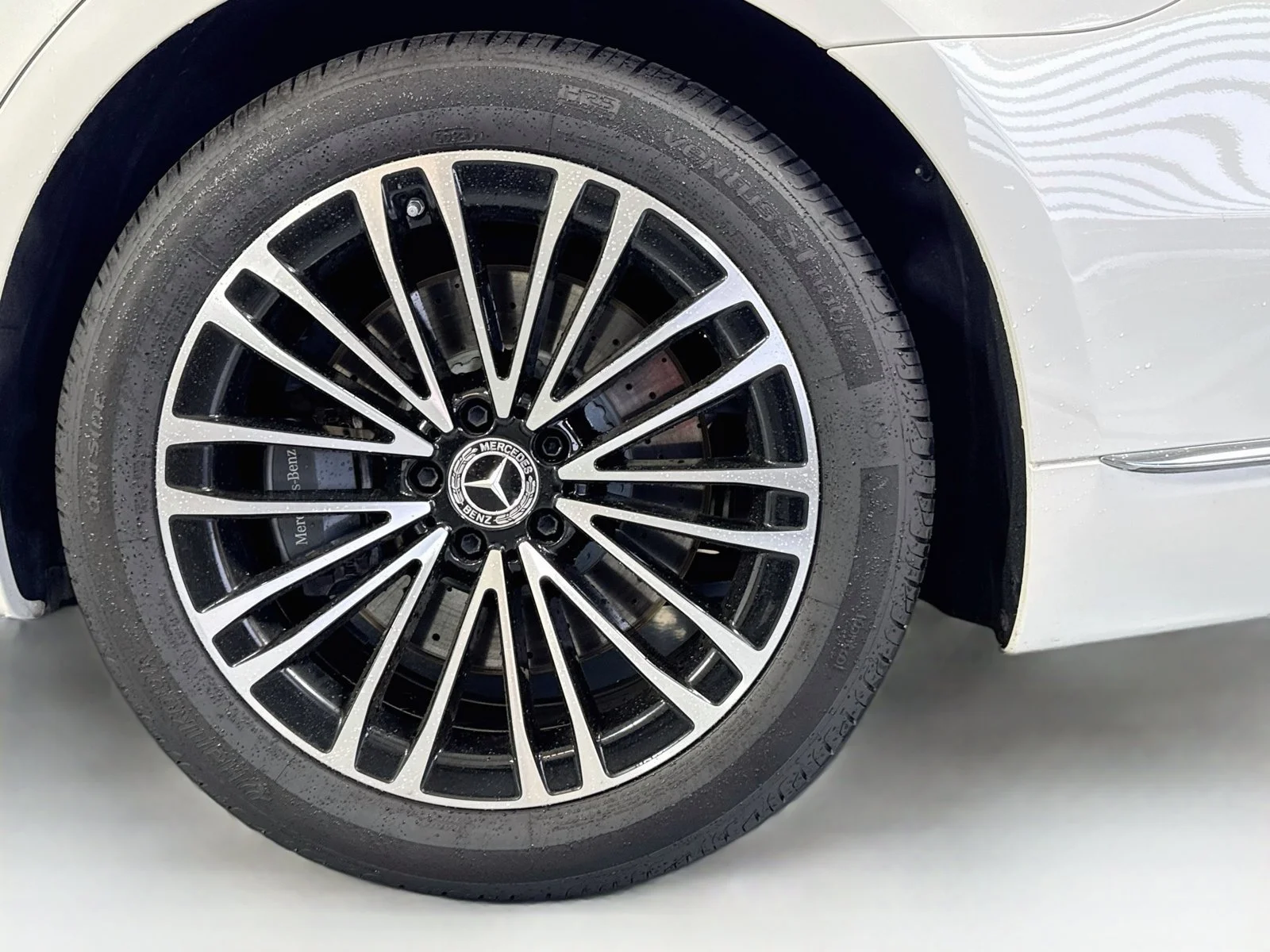 Used 2023 Manufaktur Diamond White Mercedes-Benz S 500 image 30