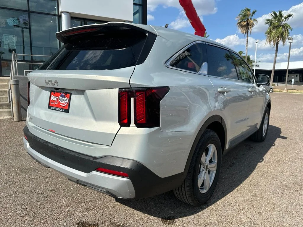 New 2026 White Kia LX image 5