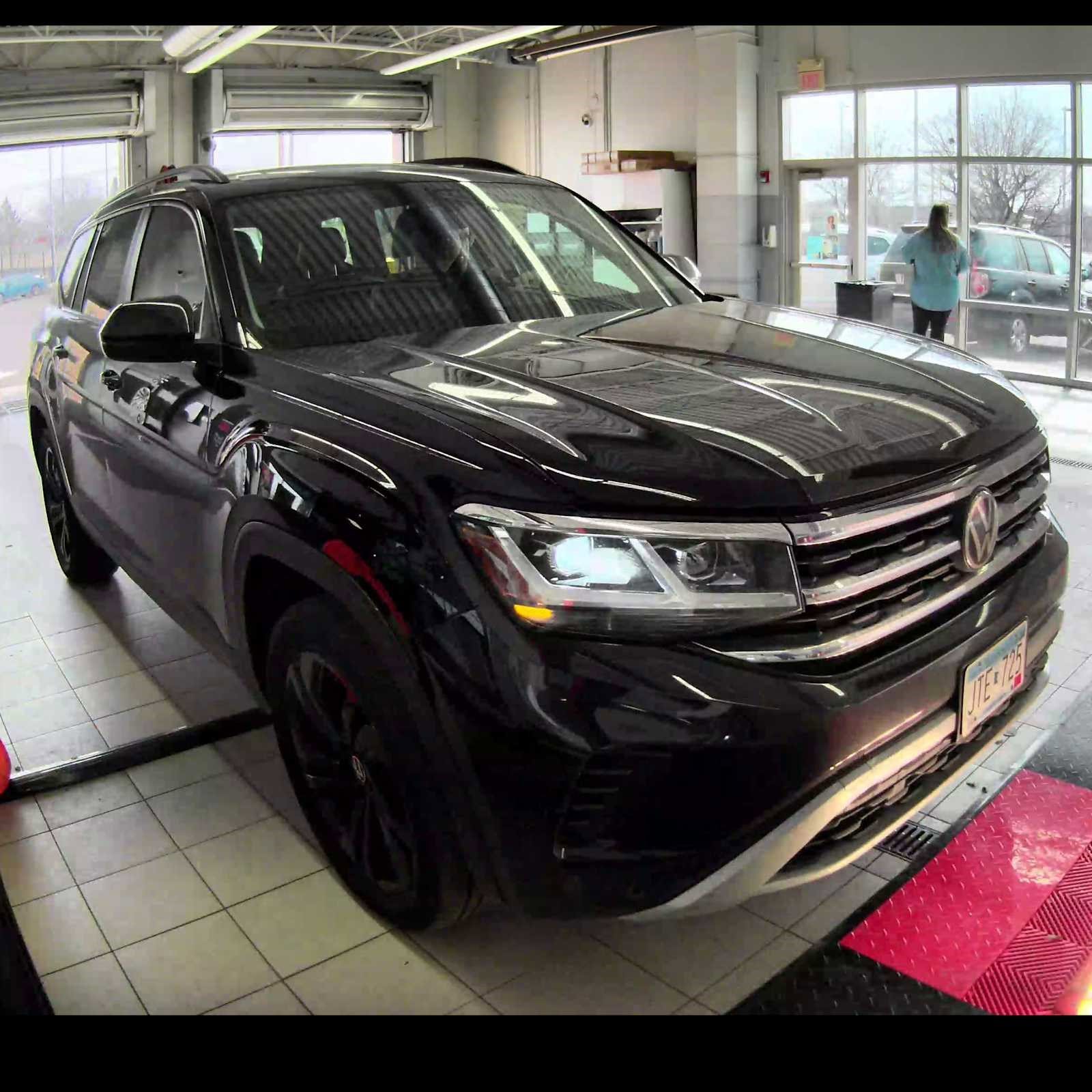 Certified 2023 Volkswagen Atlas SE w/Tech with VIN 1V2KR2CAXPC504495 for sale in Saint Louis Park, Minnesota