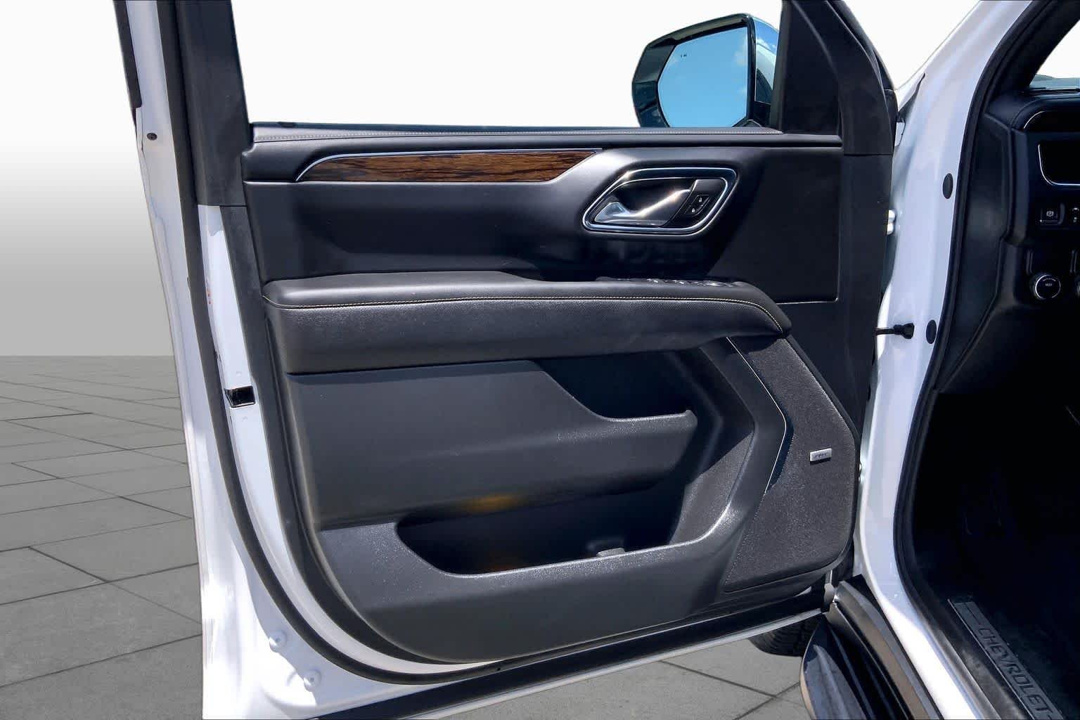 Used 2024 Summit White Chevrolet Premier image 21