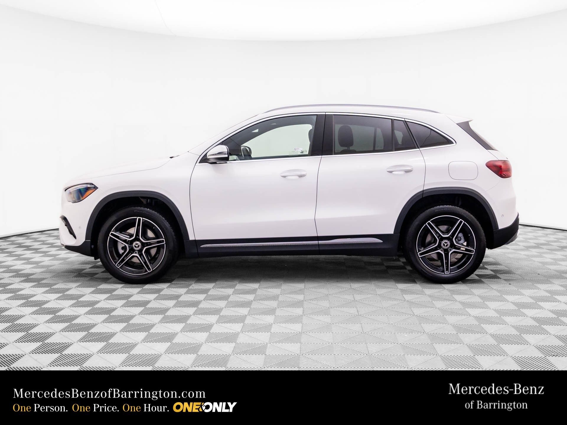 New 2026 Polar White Mercedes-Benz GLA 250 image 2
