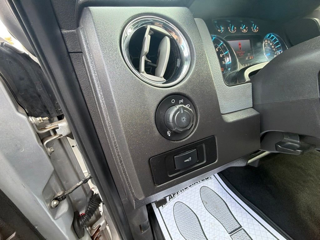Used 2011 Silver Ford XLT image 21