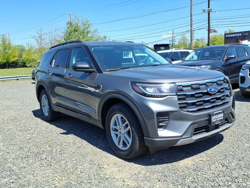 2026 Ford Explorer Active 4WD's photo