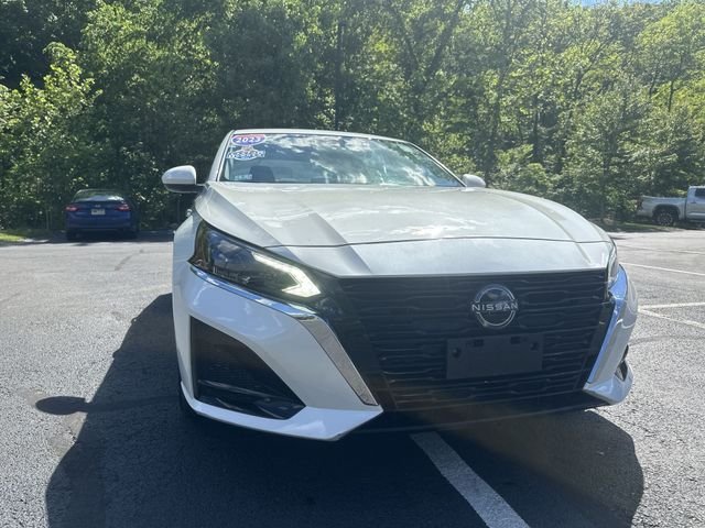 Used 2023 White Nissan 2.5 SV image 11