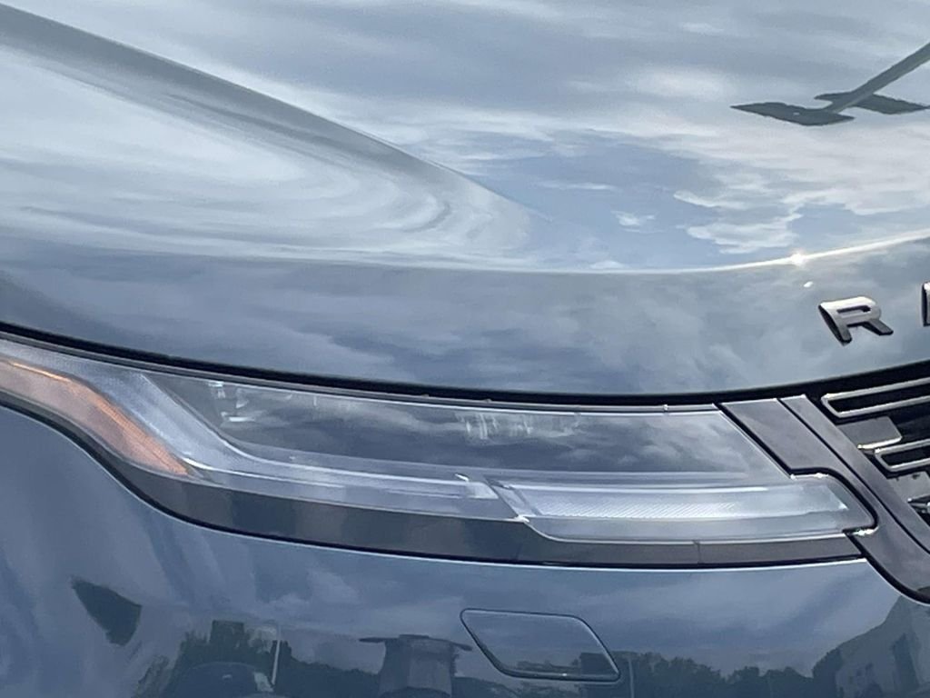New 2026 Tribeca Blue Land Rover S image 4