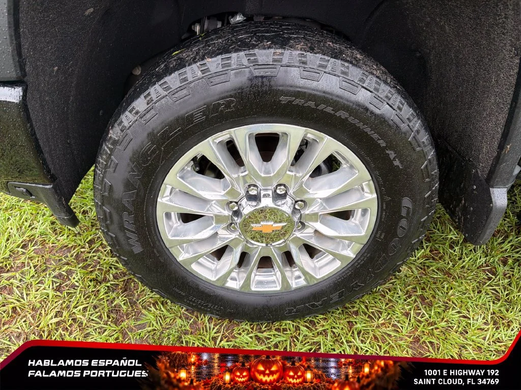 Used 2023 Black Chevrolet High Country image 10