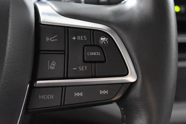 Used 2021  Toyota Platinum image 26