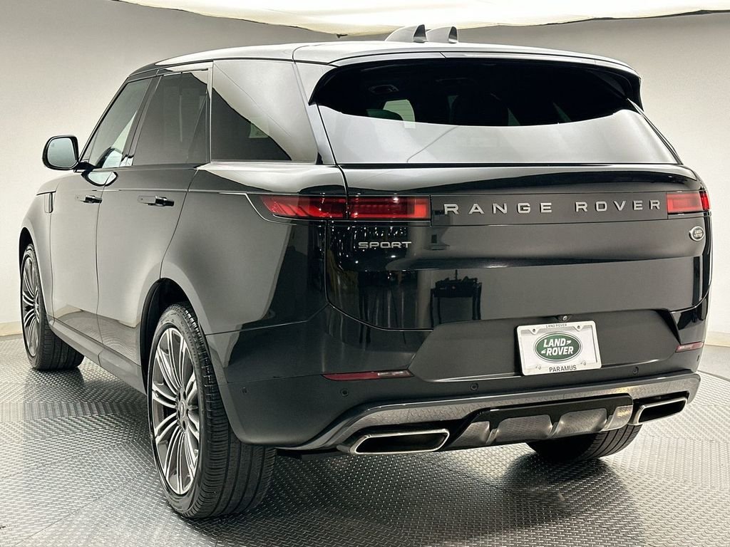 Used 2023 Santorini Black Metallic Land Rover SE image 11