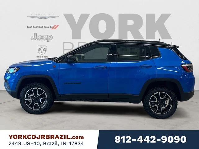 New 2026 Hydro Blue Pearl-Coat Exterior Paint Jeep Trailhawk image 2