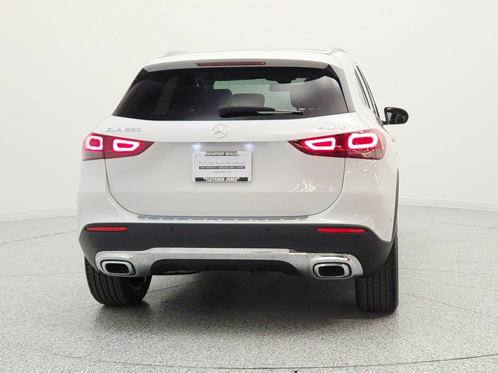 Used 2021 Digital White Metallic Mercedes-Benz GLA 250 4MATIC® SUV image 6