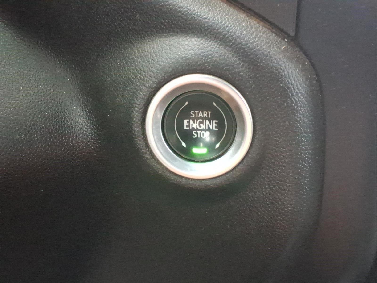Used 2021 SUMMIT WHITE GMC AT4 image 30