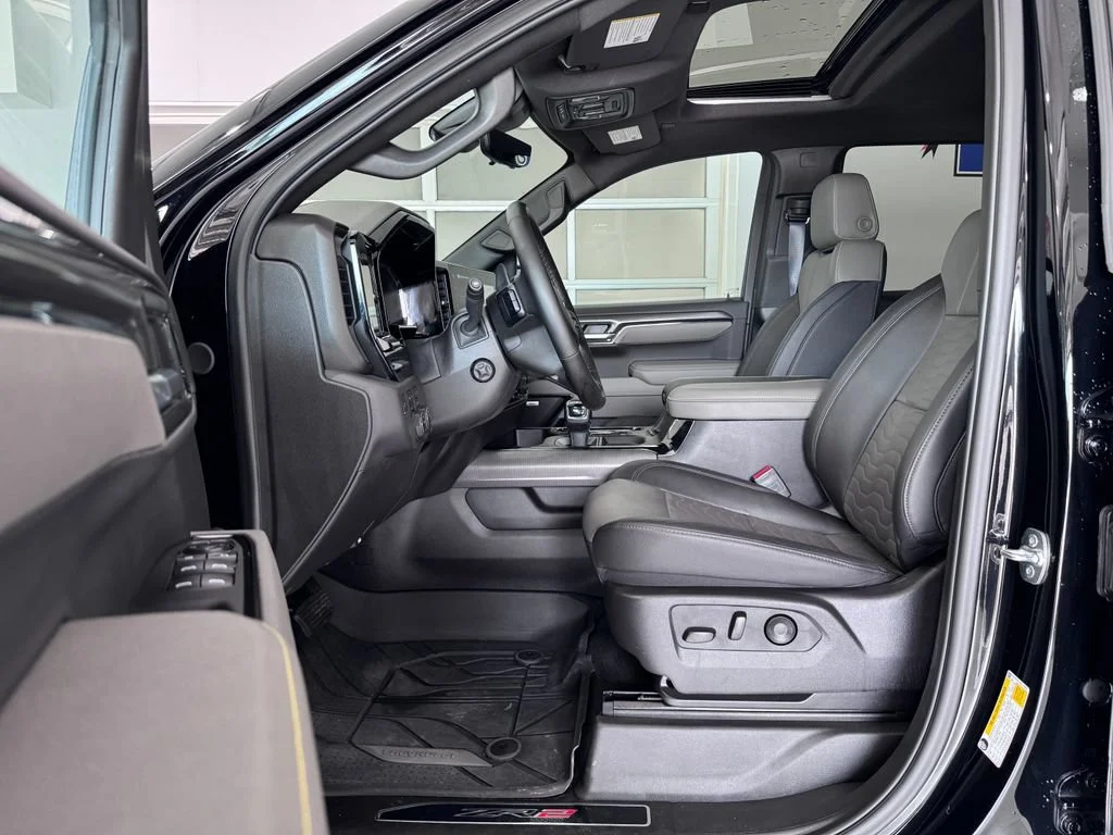 Certified Used 2025 Black Chevrolet ZR2 image 10