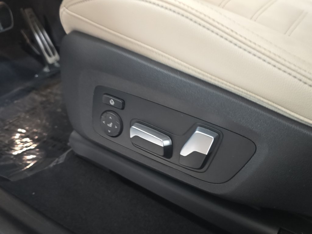 Used 2019 Alpine White BMW xDrive30i image 28